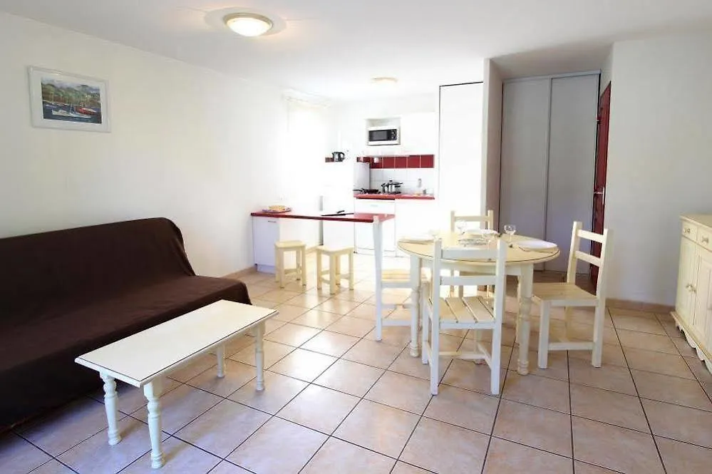 Aldeamento Turístico Residence Club*** Mmv Le Mas Des Cigales Castries